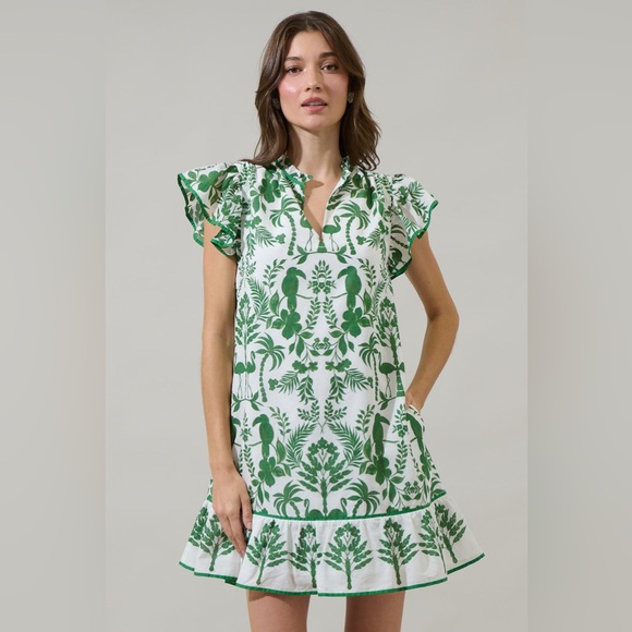 Sugarlips Dresses & Skirts - Sugarlips Davina White and Green Floral Printed Shift Mini Dress size Small